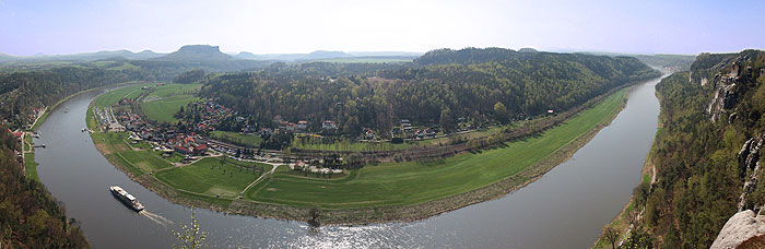 Panoramablick von der Bastei auf die Elbe